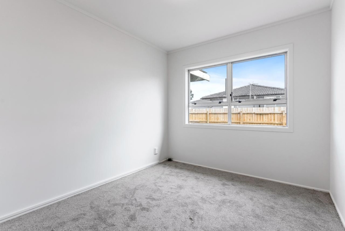 688m2 section, Renovated 3 beds 1 bath house, Double garage has been converted into two extra rooms, 32 Idlewild Avenue, Mangere, Auckland