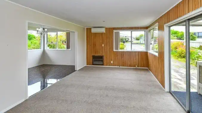 For rent, 4 beds 2.5 baths house with carport, (Upstairs 3 beds 1.5 baths gas stove kitchen, dining and living areas, Downstairs a rumpus, a kitchenette, 1 bedroom, 1 bathroom and toilet.), Available from 20th August, 16a Mclean Avenue, Papatoetoe,, Auckland