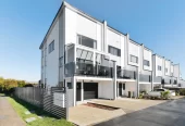 4 beds (3 ensuites) 4 baths home with garage, 1 ensuite ground floor, 1/18 Hutchinsons Road Bucklands Beach, Auckland