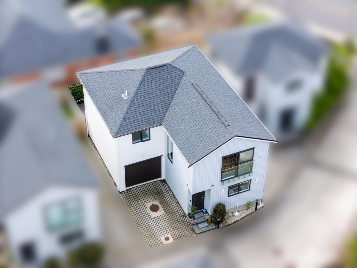 Standalone 3 beds 2.5 baths home with garage, 14E Kelwyn Road, Kelston, Auckland