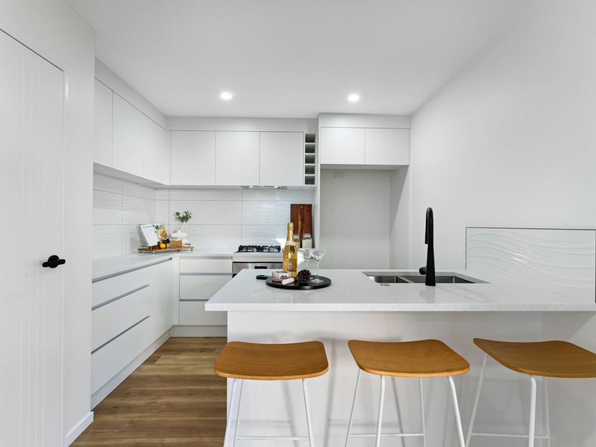 Brandnew 4 beds 3.5 baths home with garage, 5/35 Royton Avenue, Mangere East, Auckland