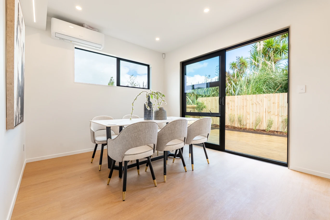 Brandnew standalone 4 beds 2.5 bath house with garage, 11 Airini Road Silverdale, Auckland