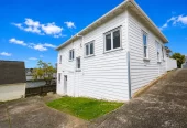 For rent, Double Grammar school zone (AGS & EGGS), Pet Friendly, 4 beds 2 baths house with 4 car parks, Available from 1st September, 46 Armadale Road, Remuera, Auckland