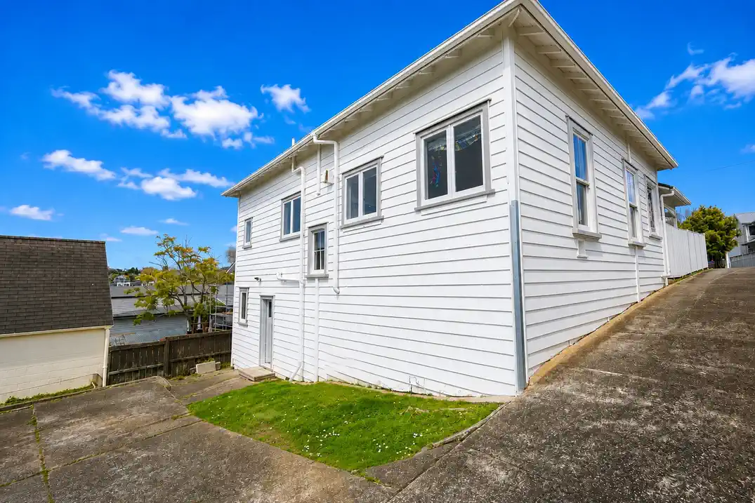 For rent, Double Grammar school zone (AGS & EGGS), Pet Friendly, 4 beds 2 baths house with 4 car parks, Available from 1st September, 46 Armadale Road, Remuera, Auckland