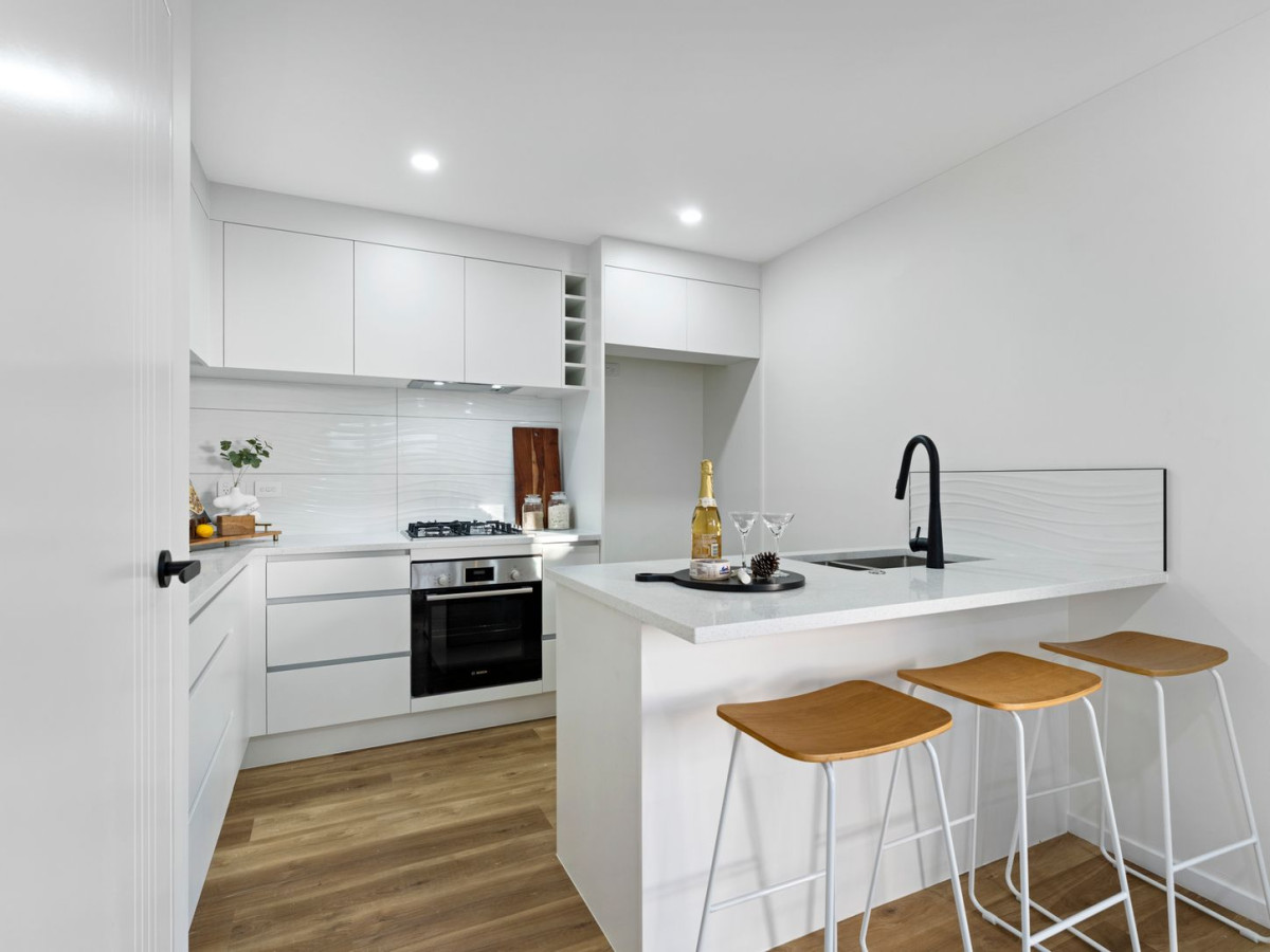 Brandnew 4 beds 3.5 baths home with garage, 5/35 Royton Avenue, Mangere East, Auckland