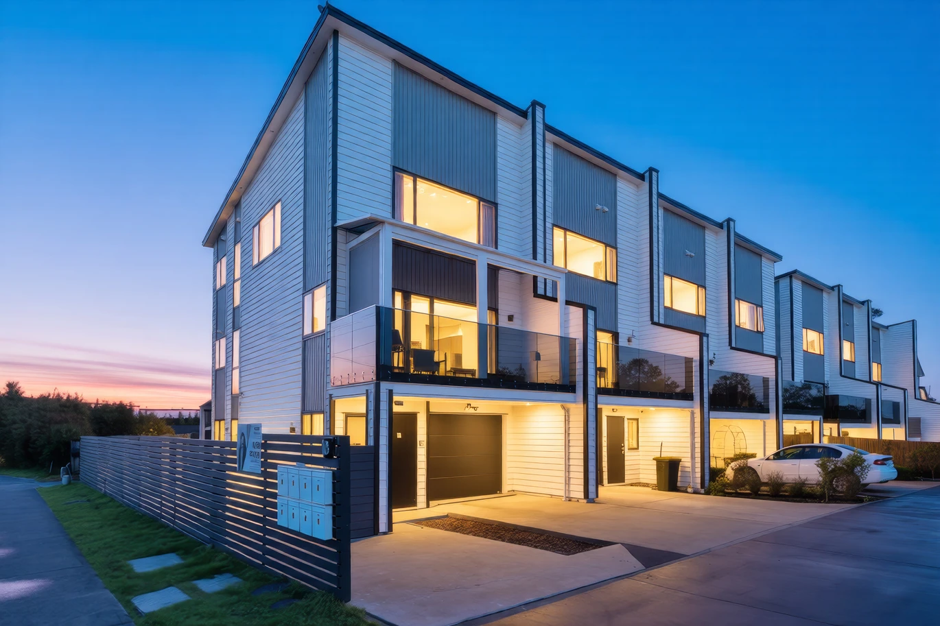 4 beds (3 ensuites) 4 baths home with garage, 1 ensuite ground floor, 1/18 Hutchinsons Road Bucklands Beach, Auckland