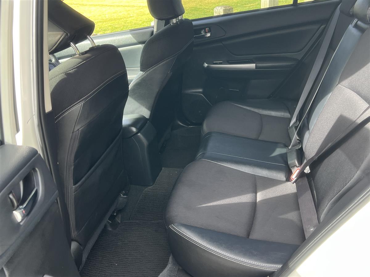 2015 Subaru Impreza PUSH BUTTON START LEATHER SEATS Hatchback Automatic, 1,600 cc, 61,567 km