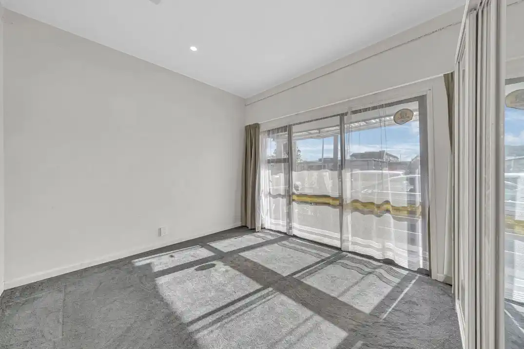 For rent, 2 beds 1 bath house with car parks, Available Now, 26 Atkinson Avenue, Otahuhu, Auckland