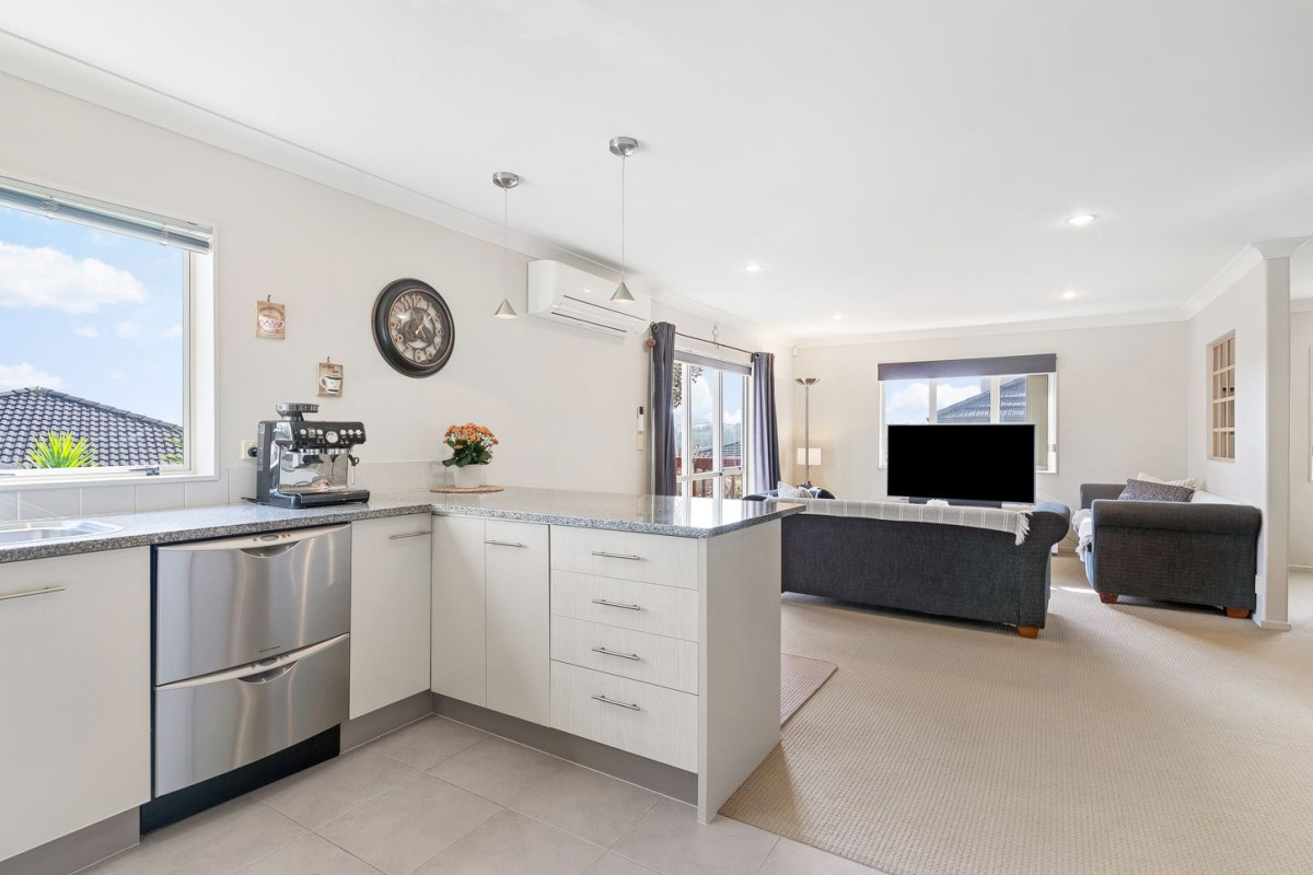 Kingsley-Built Family Haven in Mission Heights, Offered by its first owner since new, 4 beds 2.5 baths house with double garage, 11 Amaretto Avenue, Flat Bush, Auckland