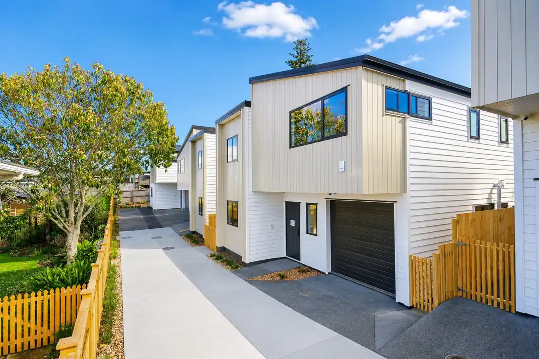 For rent, No smokers., Brandnew 4 beds 3.5 baths townhouse with garage, Available now, 41B Waterloo Street, Howick, Auckland