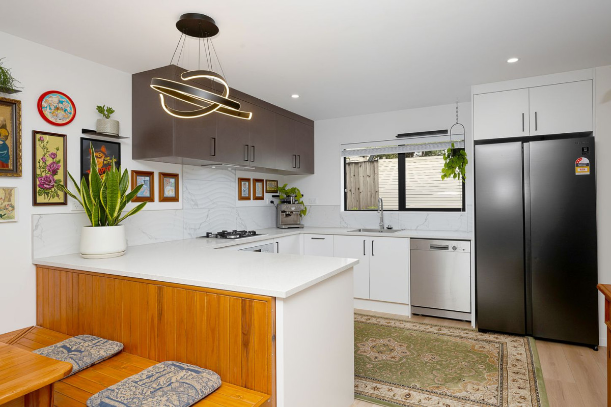 Standalone 3 beds 2.5 baths home with garage, 14E Kelwyn Road, Kelston, Auckland