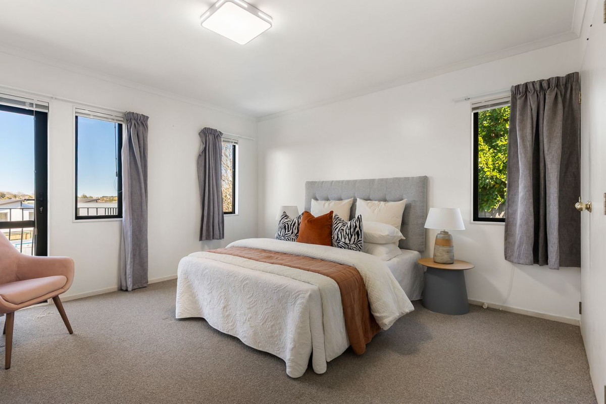 324m2 section, 145m2 Freehold 3 beds 1 bath home with double garage, 1A Eaglen Place, Howick, Auckland