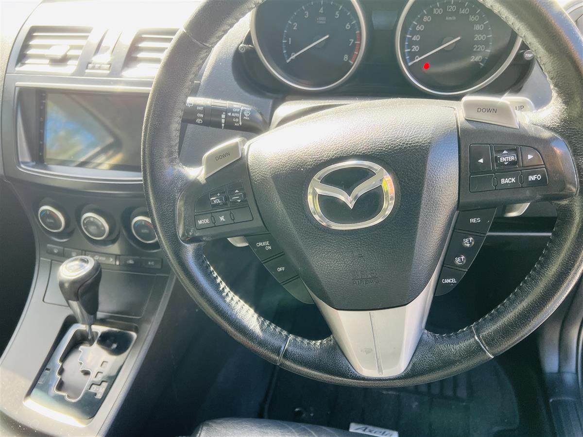 2012 Mazda Axela 2.0 LEATHER INTERIORS APPLE CAR PLAY Hatchback Automatic, 2,000 cc, 108,449 km