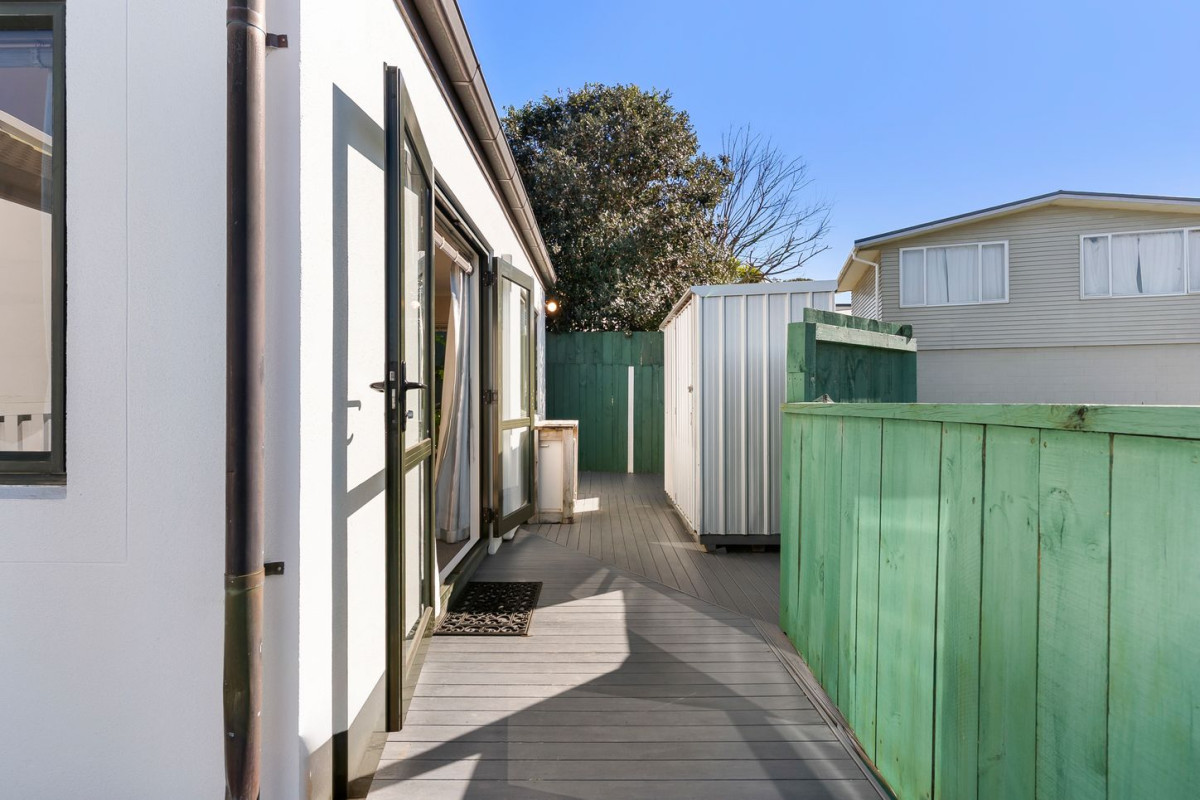 324m2 section, 145m2 Freehold 3 beds 1 bath home with double garage, 1A Eaglen Place, Howick, Auckland