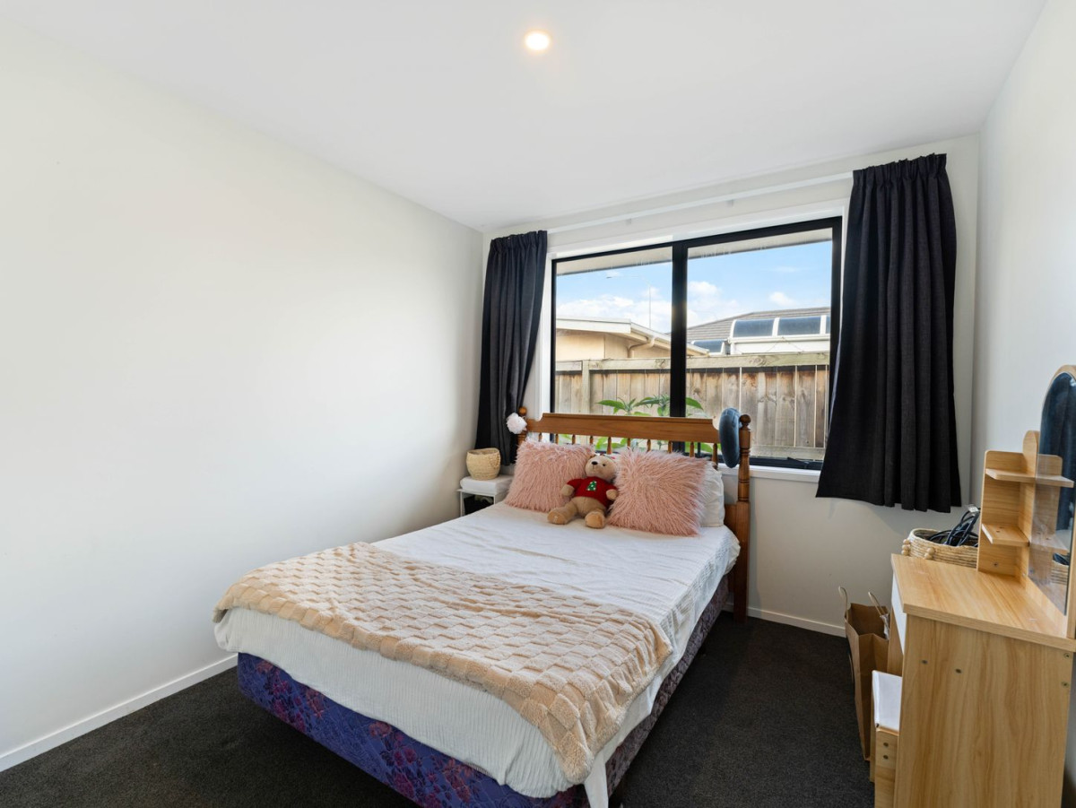 Owner cashing out, 472m2 section, Brick and tile 4 beds 2 baths house with double garage, 25 Dumas Place, Papakura, Auckland