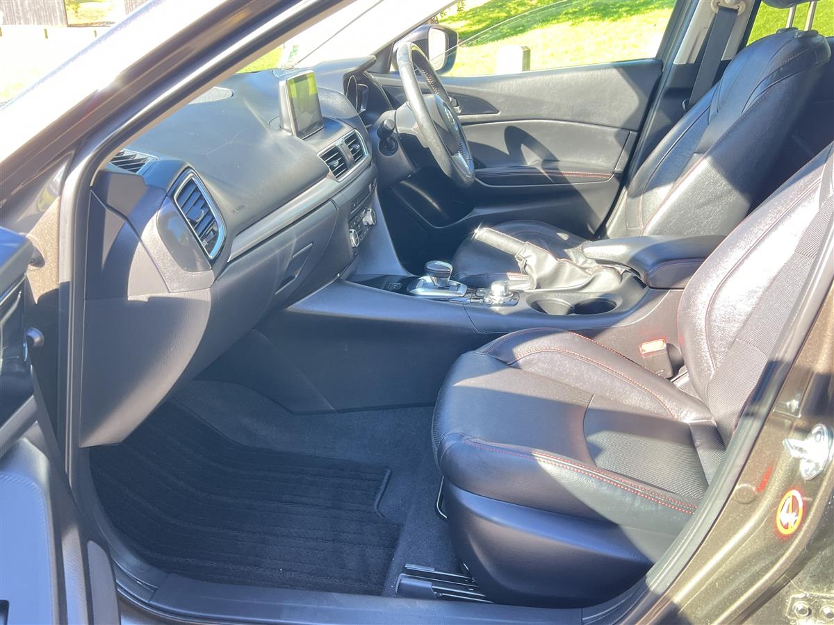 2014 Mazda Axela HIGH SPEC HUD LEATHER SEATS Sedan Automatic, Hybrid, 2,000 cc, 53,981 km