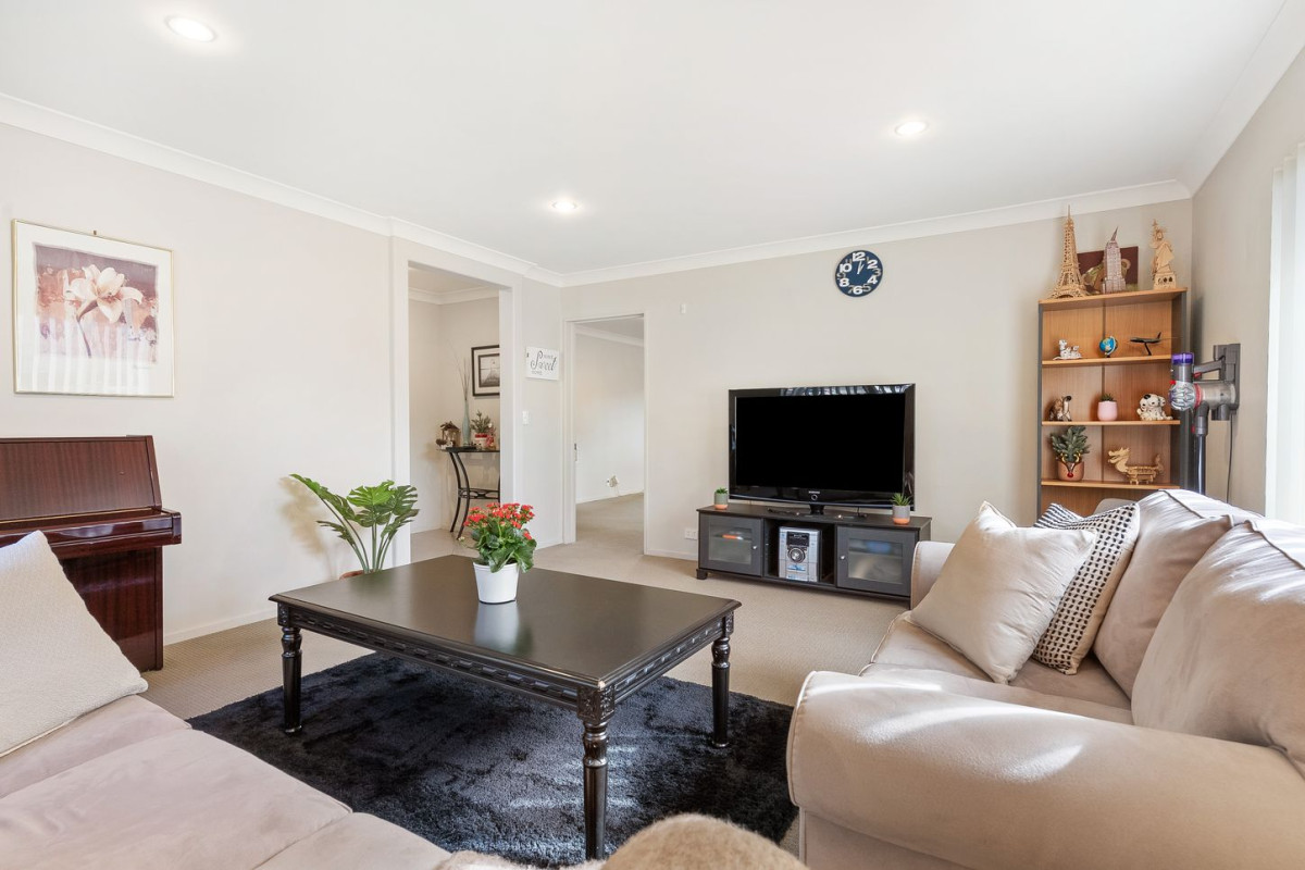 Kingsley-Built Family Haven in Mission Heights, Offered by its first owner since new, 4 beds 2.5 baths house with double garage, 11 Amaretto Avenue, Flat Bush, Auckland