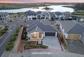 10-Year Master Builder Guarantee, Brandnew 7 beds 5.5 baths house with double garage and 2 beds granny, on a corner site with front and rear dual access, 23 Emerald Avenue, Karaka, Auckland