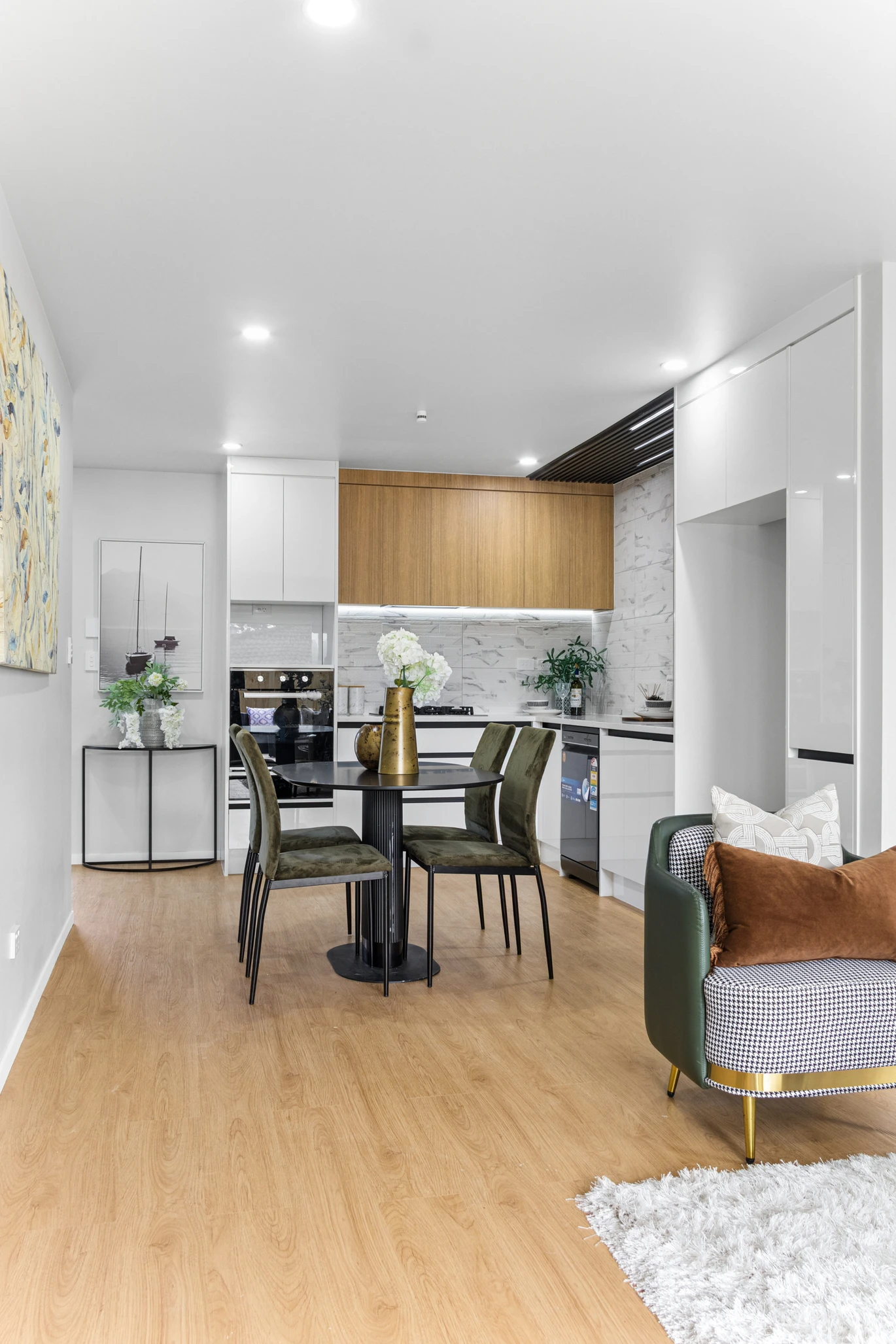 Brandnew standalone 3 beds 2.5 baths home with garage, 20C Castleford Street Green Bay, Auckland