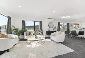 424m2 section, Renovated 3 beds 1 bath house with carport, 20A Glynnbrooke Street Te Atatu South, Auckland