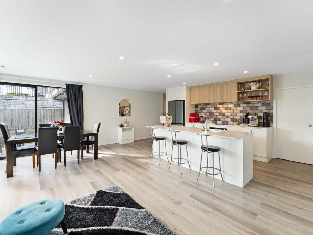 Owner cashing out, 472m2 section, Brick and tile 4 beds 2 baths house with double garage, 25 Dumas Place, Papakura, Auckland