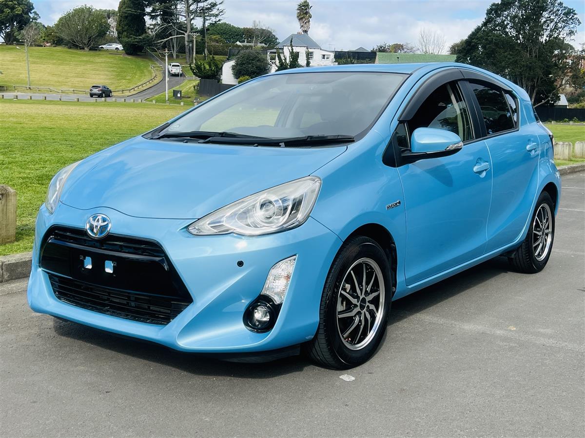 2015 Toyota Aqua S 36000 KMS PUSH BUTTON START Hatchback Automatic, Hybrid, 1,500 cc, 36,952 km