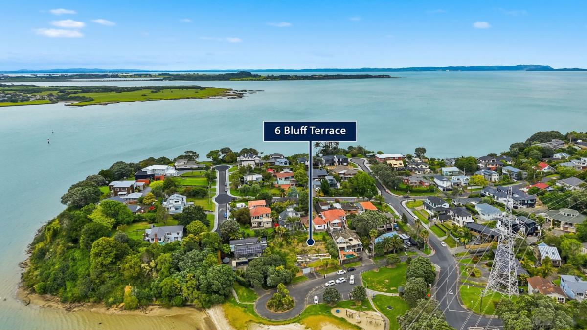 986m2 section with Sea Views, THE VENDOR IS CURRENTLY IN THE PROCESS OF OBTAINING A RESOURCE CONSENT for a four-lot subdivision with two vehicle crossings. 6 Bluff Terrace, Hillsborough, Auckland