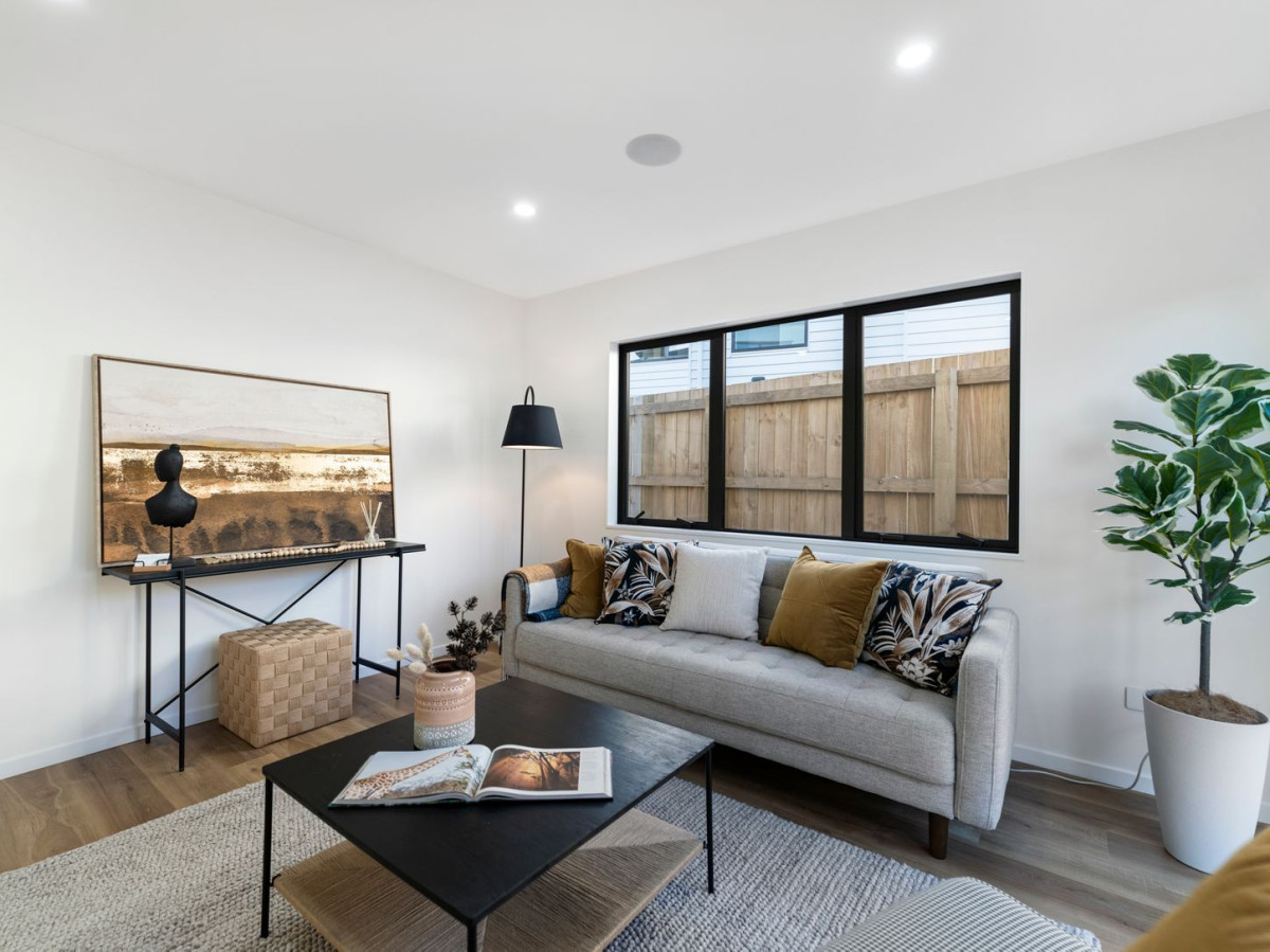 Brandnew 4 beds 3.5 baths home with garage, 5/35 Royton Avenue, Mangere East, Auckland