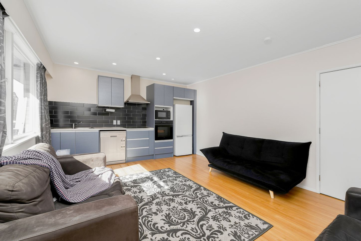 Brick and tile 3 beds 1 bath home with garage, 1/93 Symonds Street, Royal Oak, Auckland