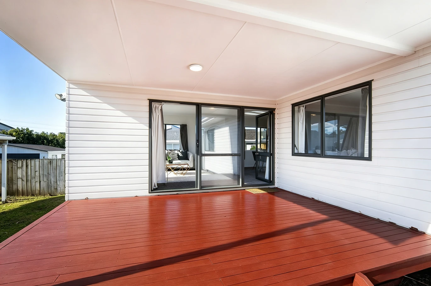 424m2 section, Renovated 3 beds 1 bath house with carport, 20A Glynnbrooke Street Te Atatu South, Auckland