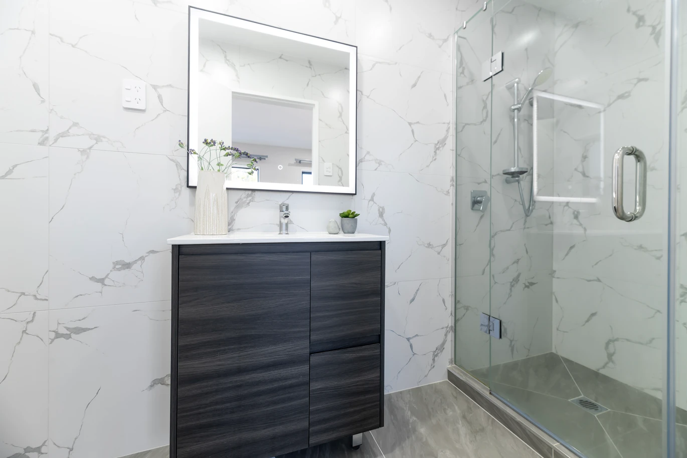 4 beds (3 ensuites) 4 baths home with garage, 1 ensuite ground floor, 1/18 Hutchinsons Road Bucklands Beach, Auckland