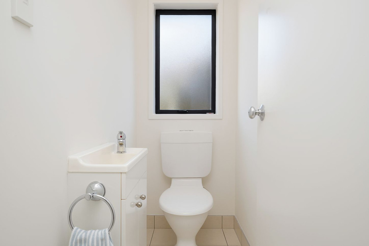 Deceased Estate For Sale After 21 Years, 580m2 section, Brick and tile 4 beds 2 baths house with double garage, 7 Fairford Avenue, Henderson, Auckland