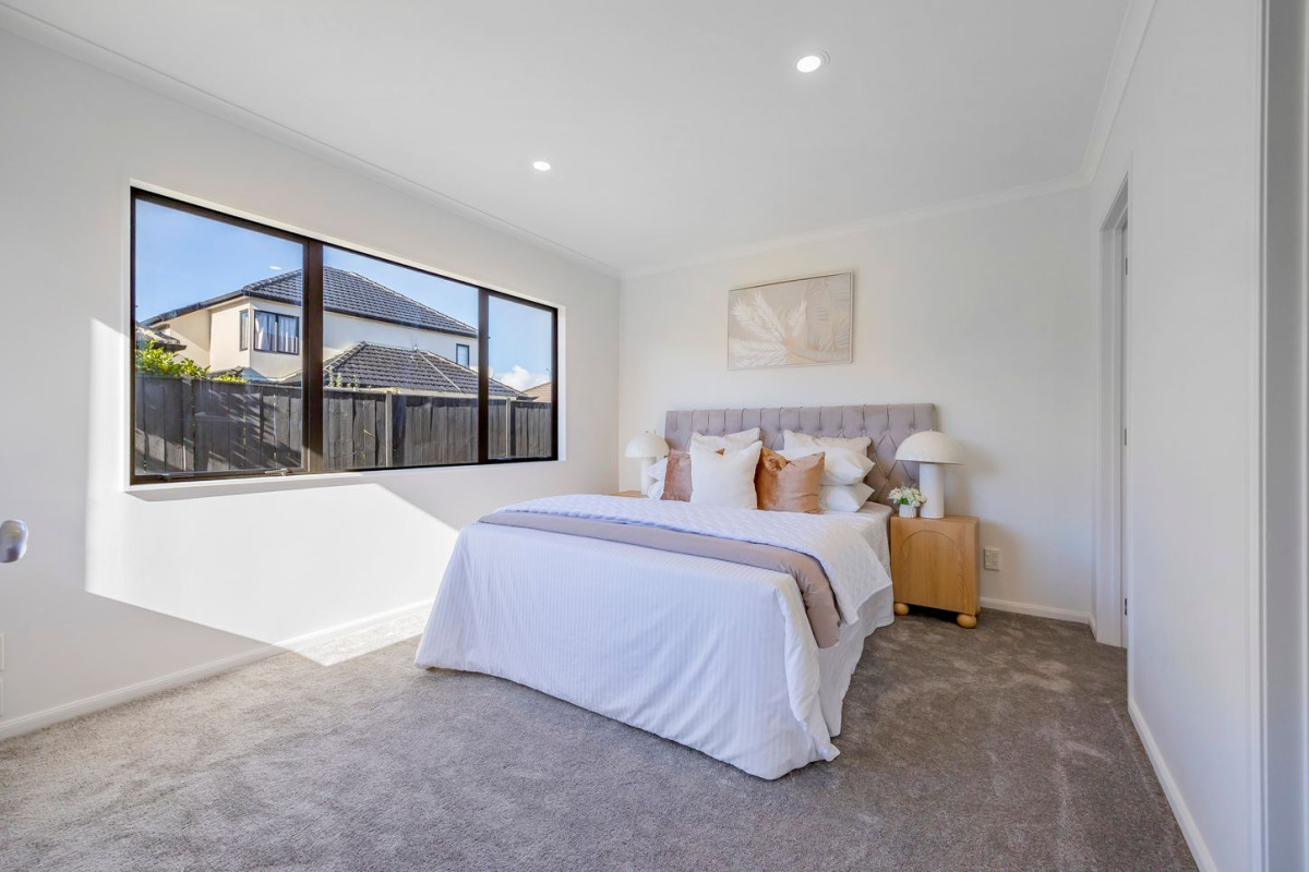 609m2 section, Home and income, Botany Downs Secondary College zone, 6 beds 3 baths house with double garage and 2 beds granny, Originally built by Spaceline Homes (Fletcher Homes), 373 Chapel Road, East Tamaki, Auckland