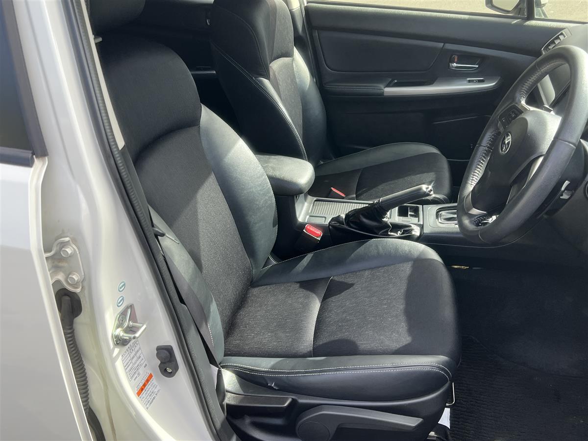 2015 Subaru Impreza PUSH BUTTON START LEATHER SEATS Hatchback Automatic, 1,600 cc, 61,567 km