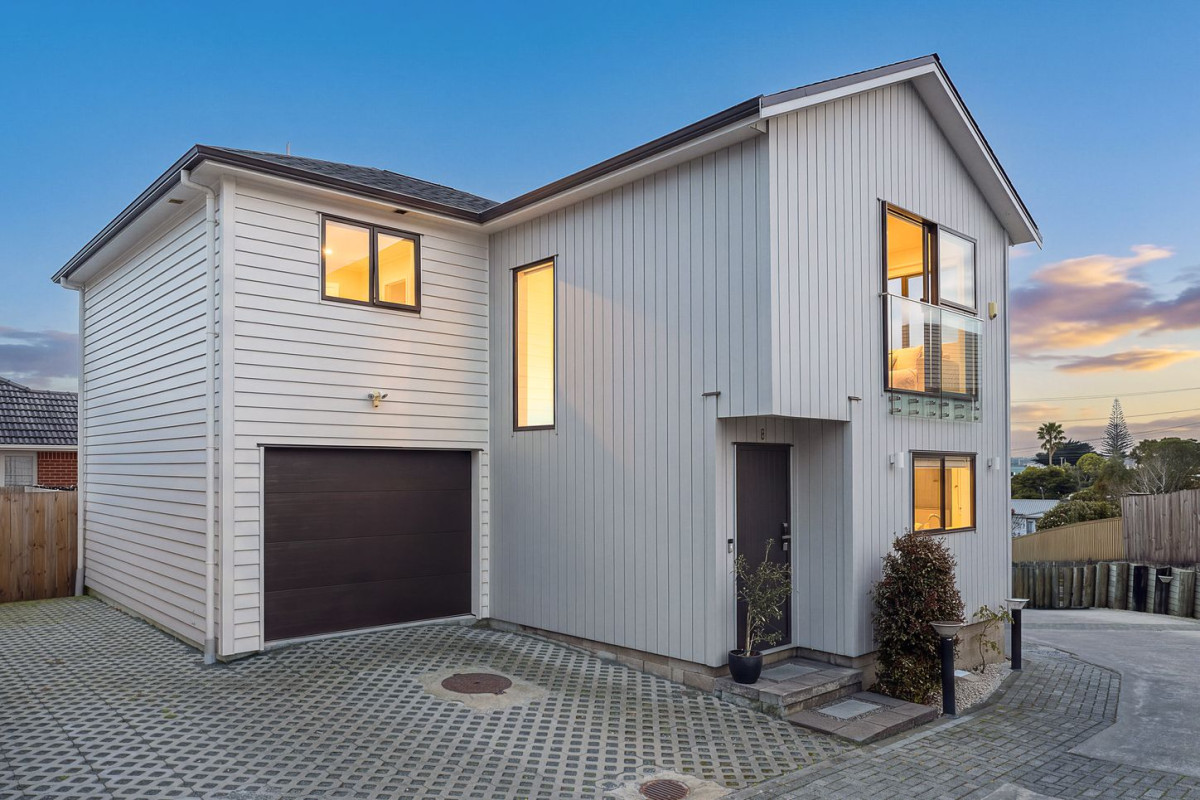 Standalone 3 beds 2.5 baths home with garage, 14E Kelwyn Road, Kelston, Auckland