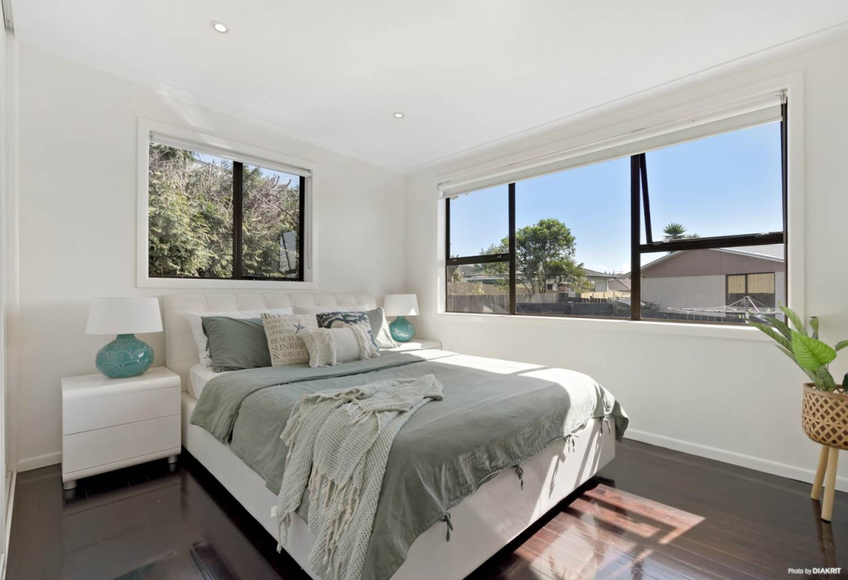 For rent, The standalone garage Not included, Renovated 3 beds 1 bath house, available 19th September, 26 Vincent Street, Howick, Auckland