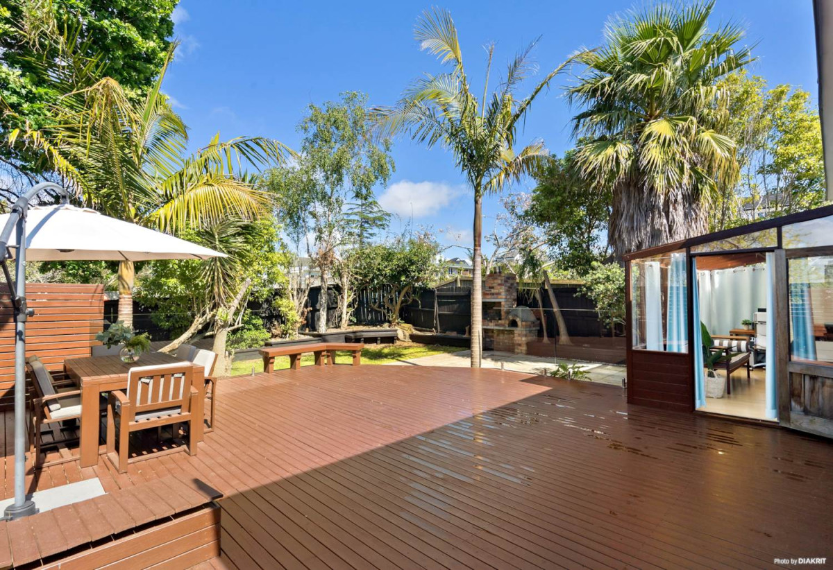 For rent, The standalone garage Not included, Renovated 3 beds 1 bath house, available 19th September, 26 Vincent Street, Howick, Auckland