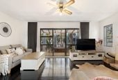 For rent, The standalone garage Not included, Renovated 3 beds 1 bath house, available 19th September, 26 Vincent Street, Howick, Auckland