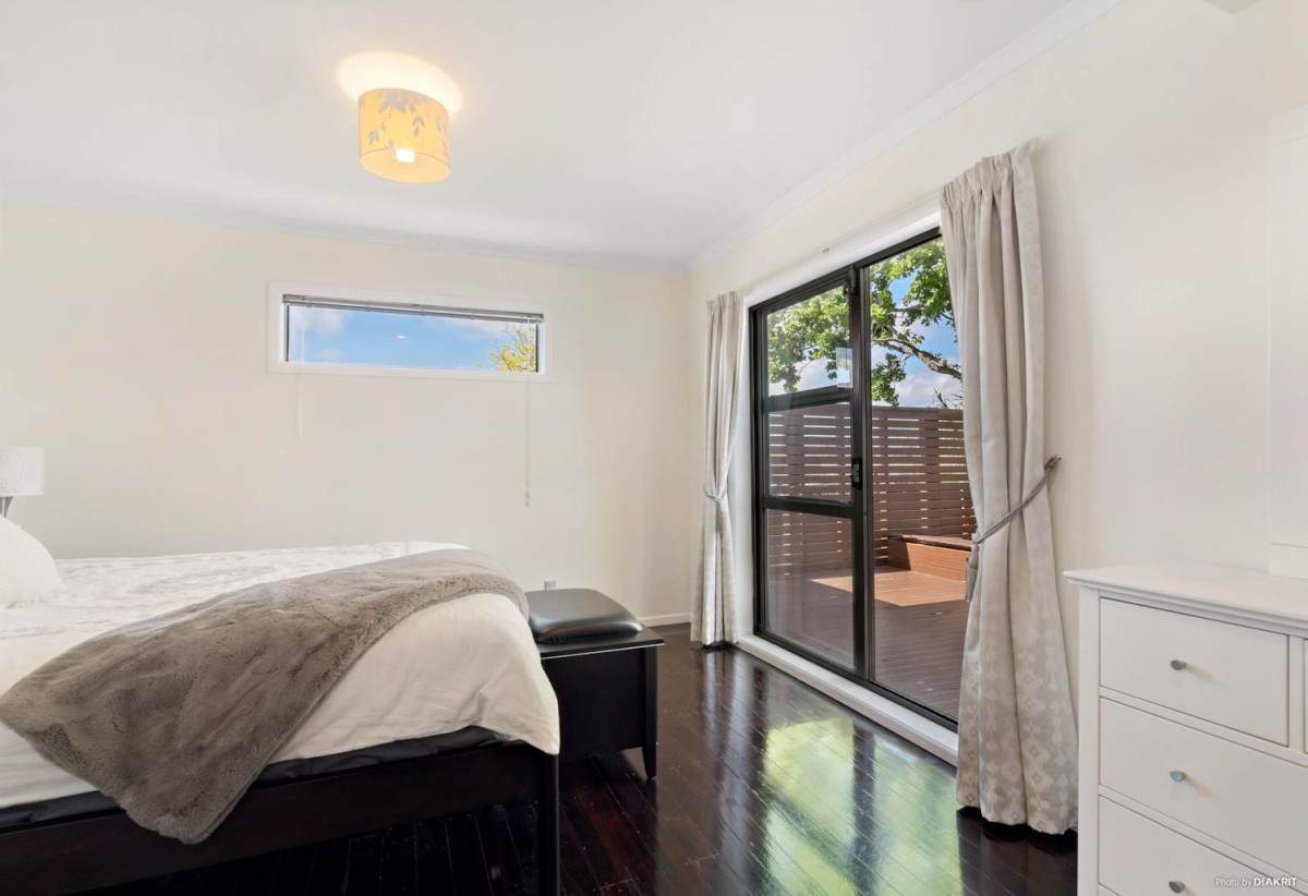 For rent, The standalone garage Not included, Renovated 3 beds 1 bath house, available 19th September, 26 Vincent Street, Howick, Auckland