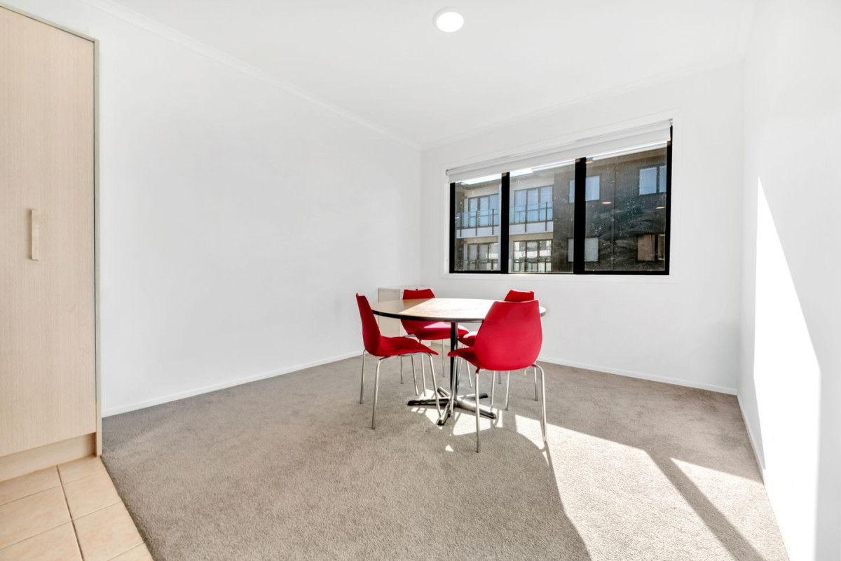 Public Trust is highly motivated, and this property is seriously for sale. 3 beds 2 baths apartment with 2 car parks, 120m2 floor area, 10/130 Stancombe Road, Flat Bush, Auckland