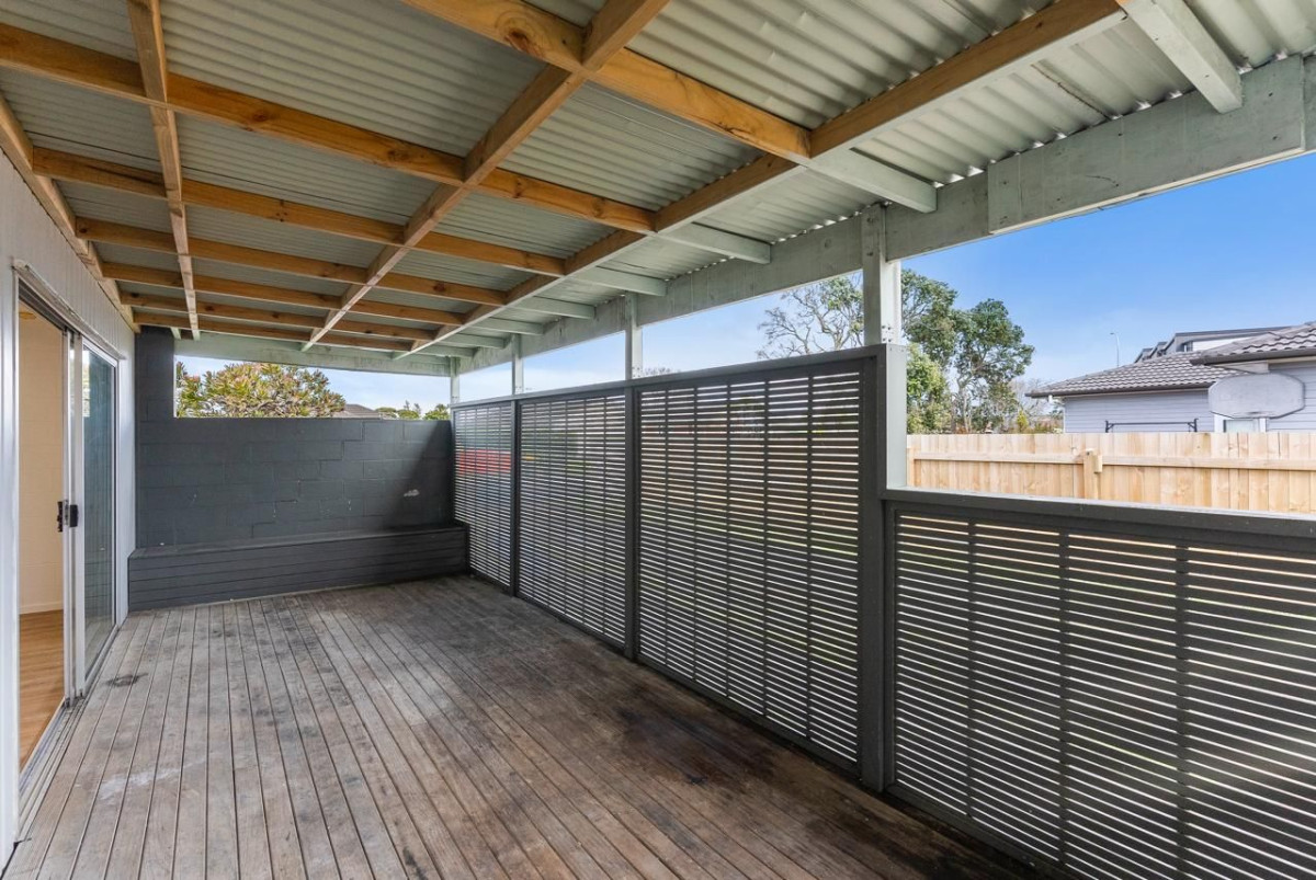 688m2 section, Renovated 3 beds 1 bath house, Double garage has been converted into two extra rooms, 32 Idlewild Avenue, Mangere, Auckland