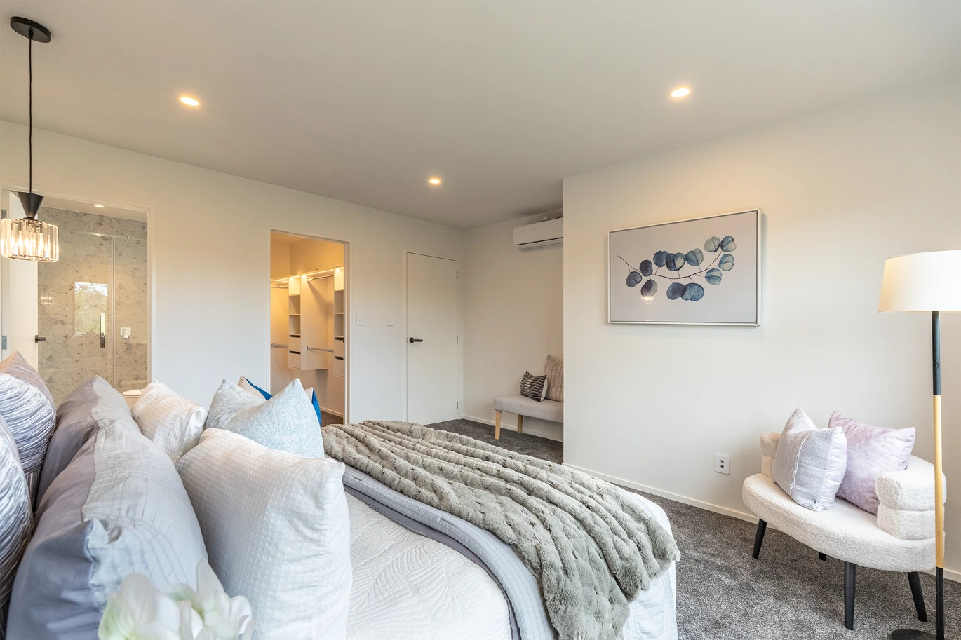 Brandnew standalone 4 beds 2.5 bath house with garage, 5 Airini Road Silverdale, Auckland