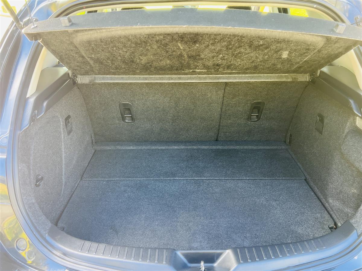 2012 Mazda Axela 2.0 LEATHER INTERIORS APPLE CAR PLAY Hatchback Automatic, 2,000 cc, 108,449 km