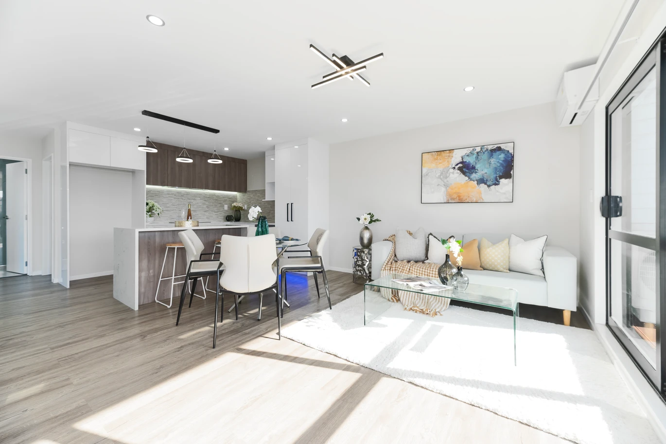 4 beds (3 ensuites) 4 baths home with garage, 1 ensuite ground floor, 1/18 Hutchinsons Road Bucklands Beach, Auckland