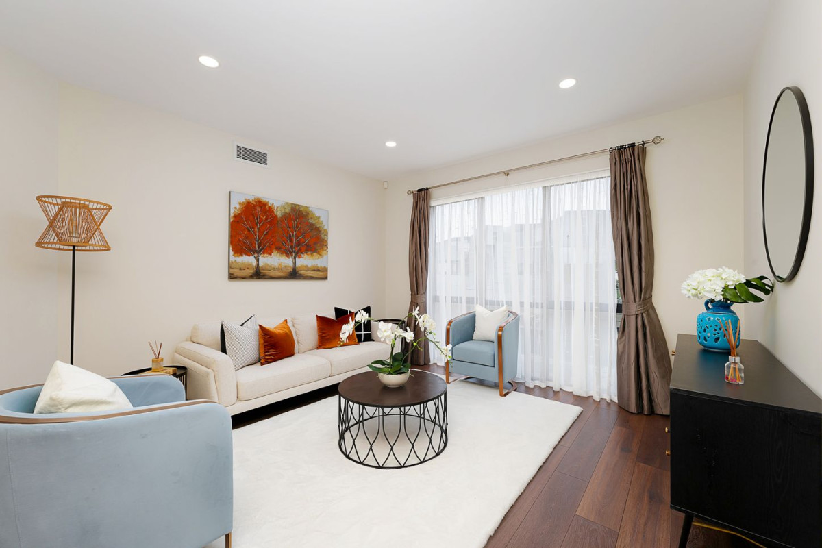 Owner (Builder) downsizing, 5 beds 4 baths house with double garage, 108 San Valentino Drive, Henderson, Auckland