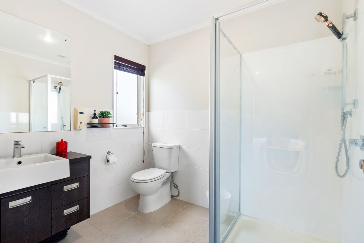 Kingsley-Built Family Haven in Mission Heights, Offered by its first owner since new, 4 beds 2.5 baths house with double garage, 11 Amaretto Avenue, Flat Bush, Auckland