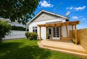 For rent, Double Grammar school zone (AGS & EGGS), Pet Friendly, 4 beds 2 baths house with 4 car parks, Available from 1st September, 46 Armadale Road, Remuera, Auckland