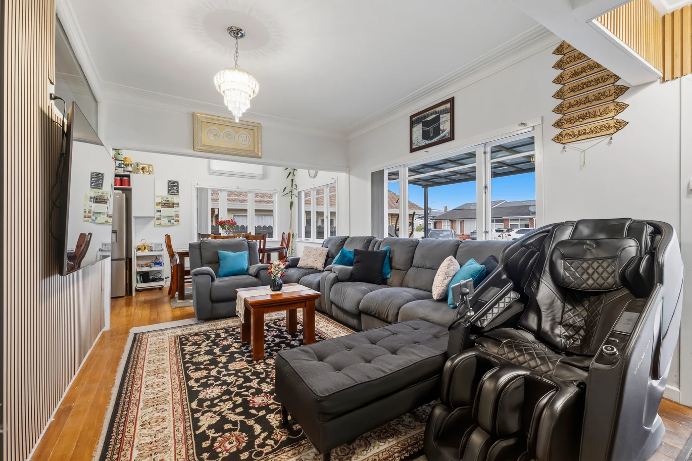Owners Have Bought – Must Sell, Ignore CV! 3 Bedroom + Study | 1 Bath | 5 Car Parks, 1/5 Allen Avenue Papatoetoe, Auckland