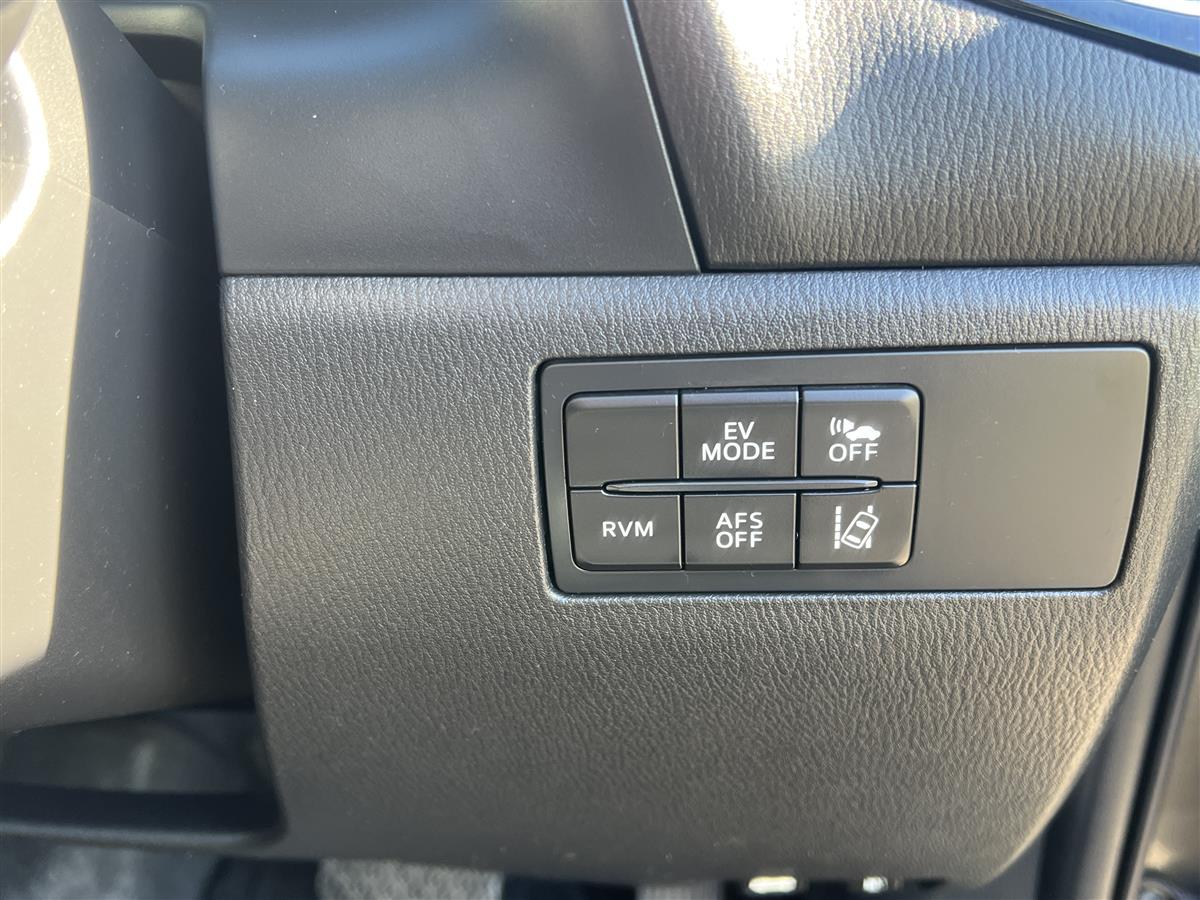 2014 Mazda Axela HIGH SPEC HUD LEATHER SEATS Sedan Automatic, Hybrid, 2,000 cc, 53,981 km