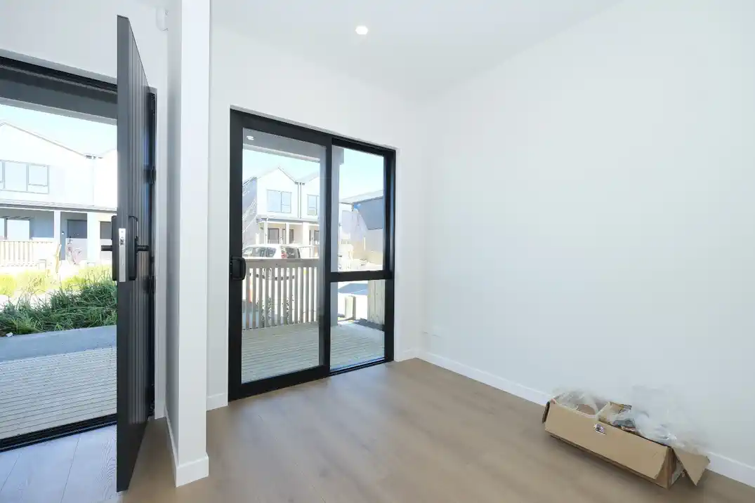 For rent, Brandnew 4 beds 3 baths duplex home with car parks, Available NOW, 4 Waimarie Drive, Karaka, Auckland